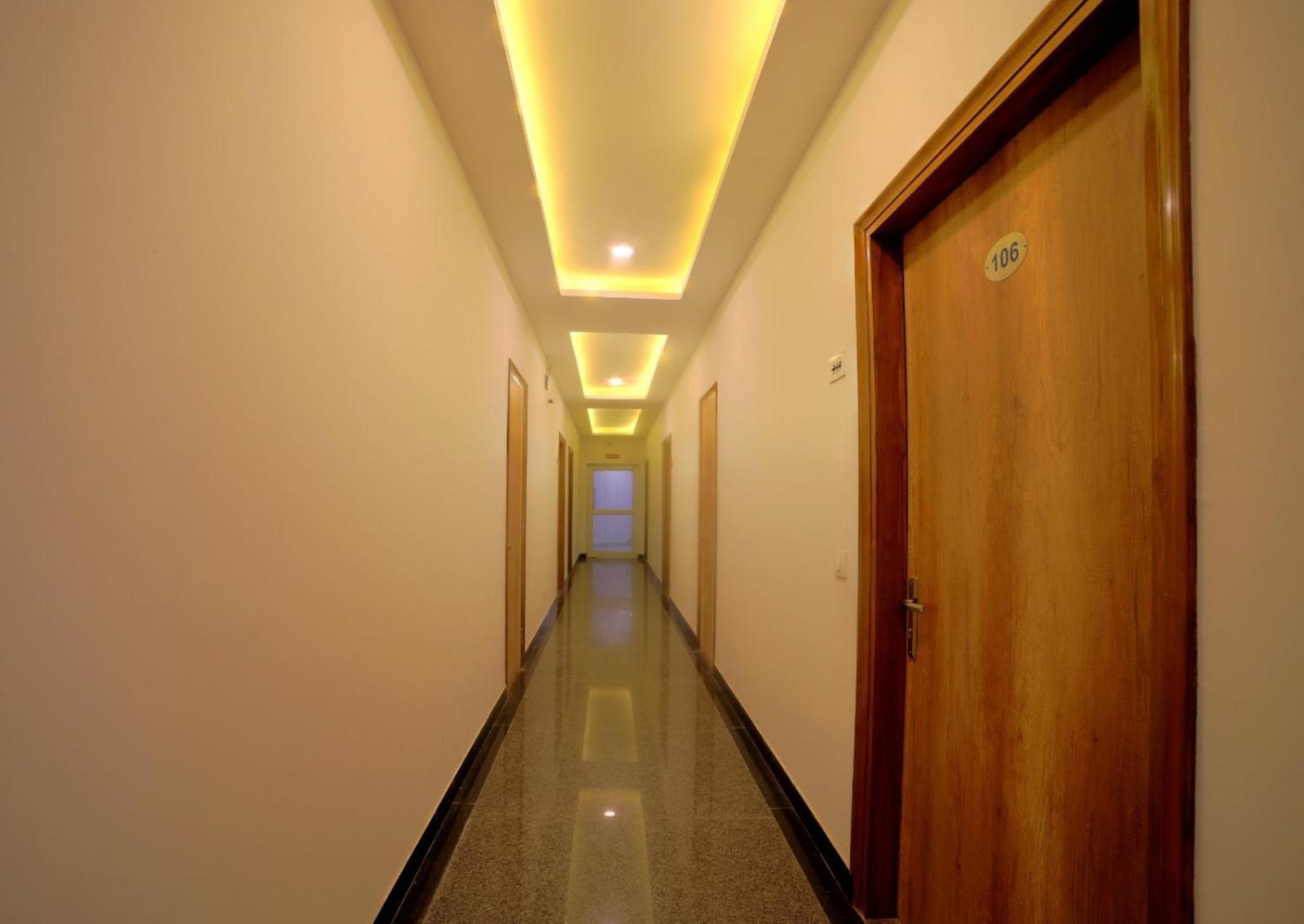 Hotel Chanakya Inn Нью-Делі Екстер'єр фото