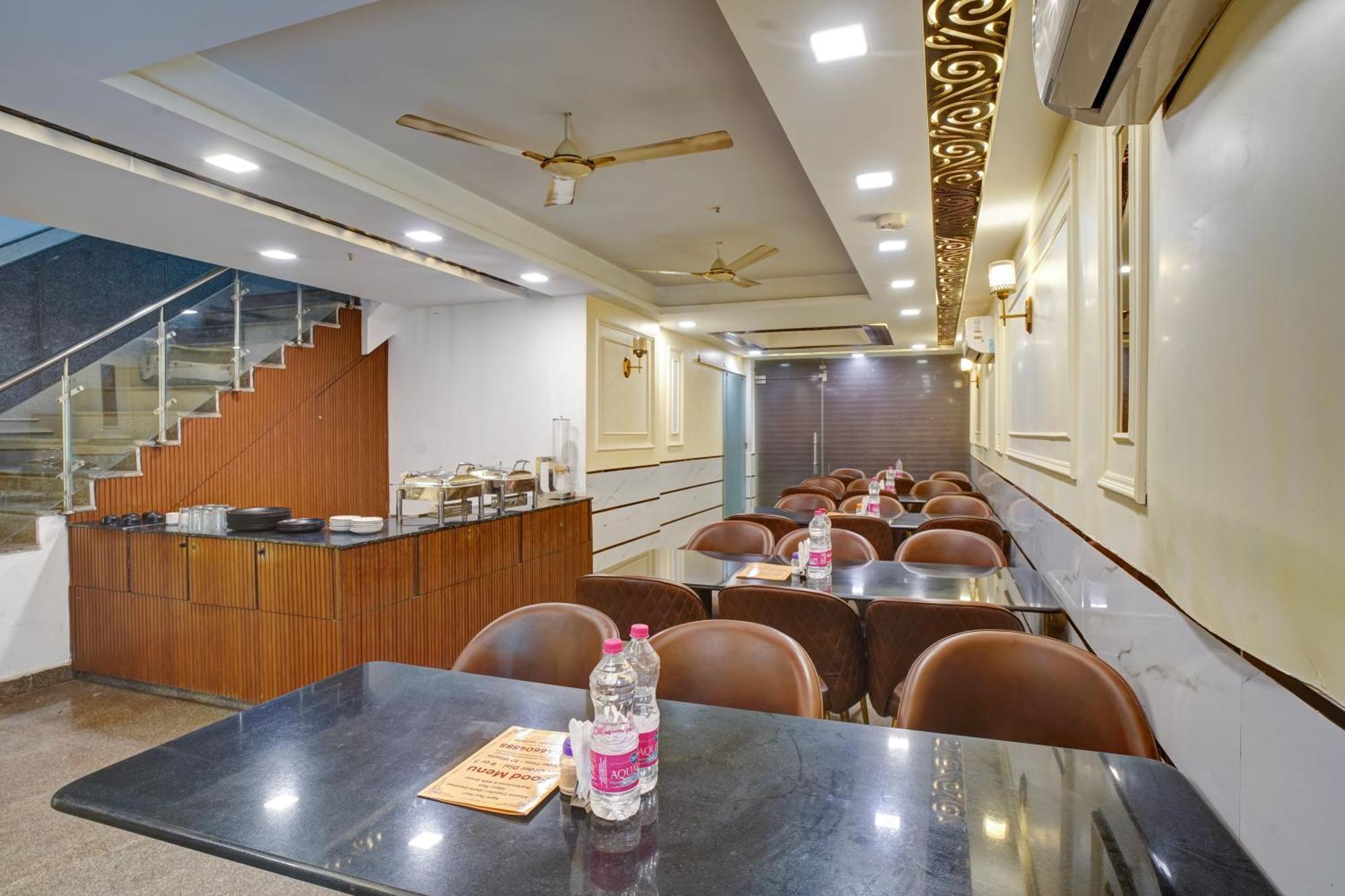 Hotel Chanakya Inn Нью-Делі Екстер'єр фото