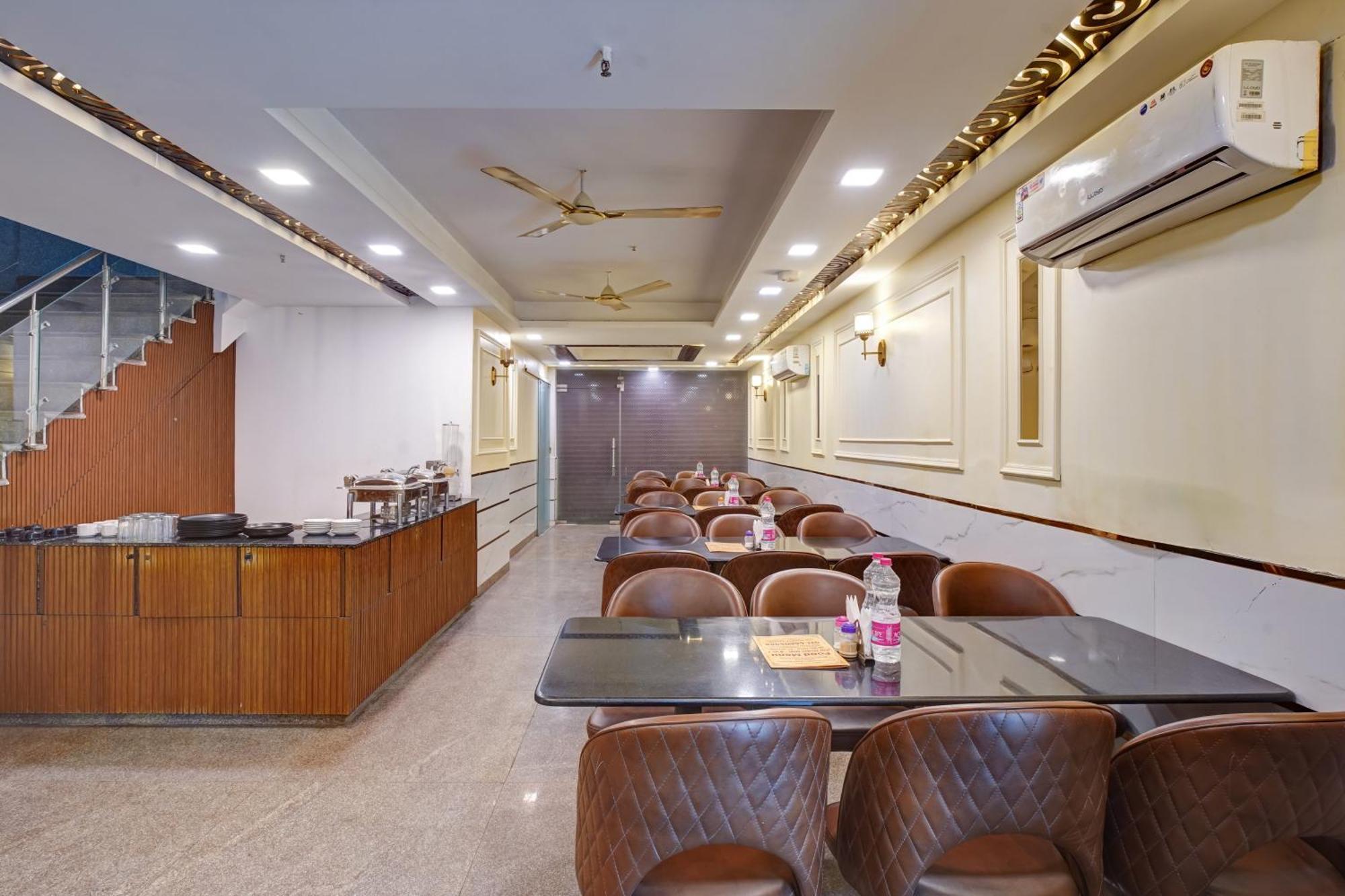 Hotel Chanakya Inn Нью-Делі Екстер'єр фото