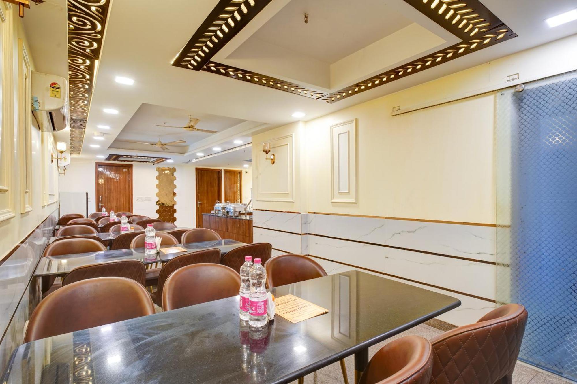 Hotel Chanakya Inn Нью-Делі Екстер'єр фото
